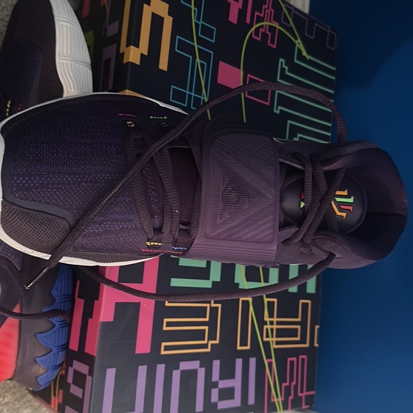 Never worn Kyrie 6s (Enlightenment) - Picture 2 of 4